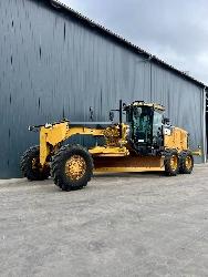 CAT 140M2 AWD