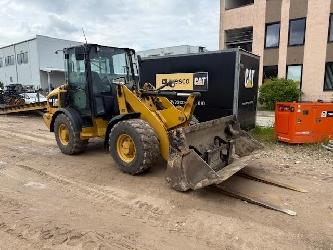 CAT 906M
