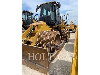 CAT 815