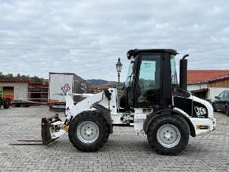 JCB 407
