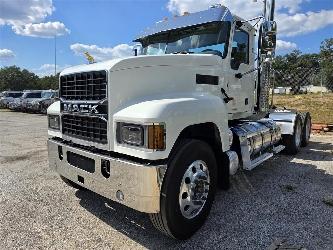 Mack PI64T