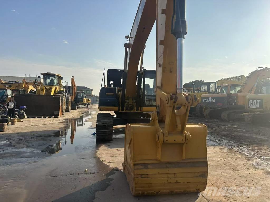 CAT 325 D Excavatoare pe șenile
