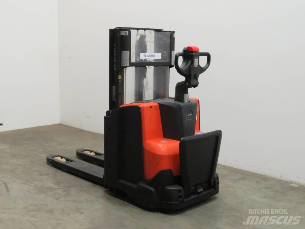 BT SWE 200 D Transpaleta manuala