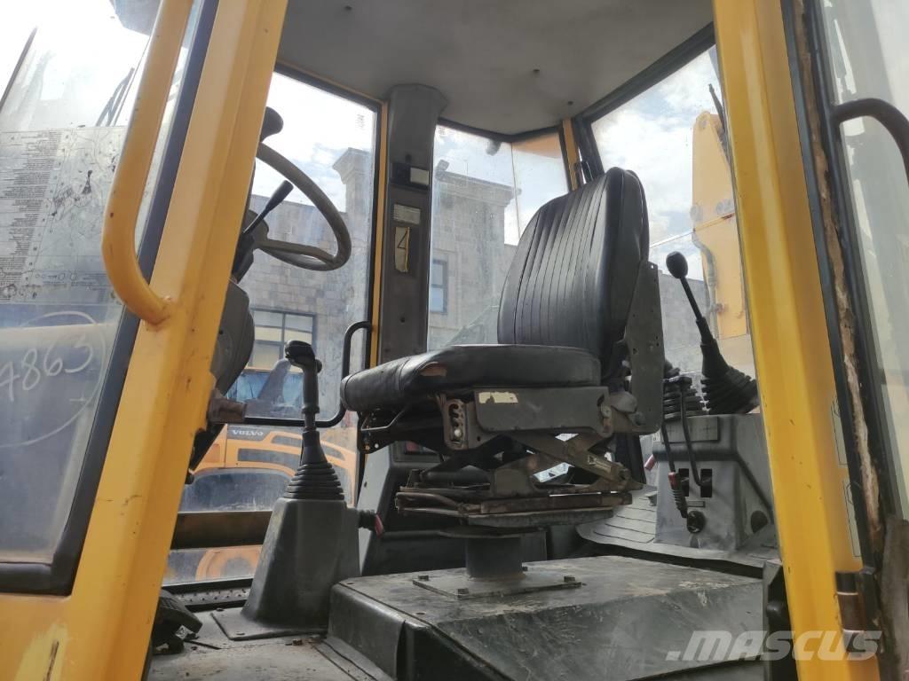 Komatsu WB 92 A Buldoexcavatoare