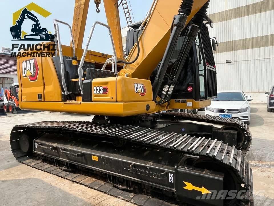 CAT 323 Excavatoare pe șenile
