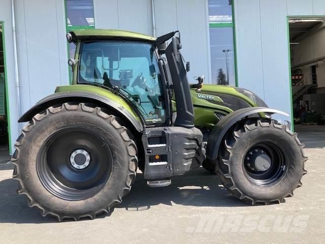 Valtra T 235 Versu Tractoare