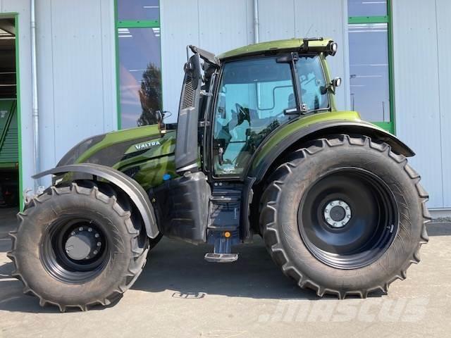 Valtra T 235 Versu Tractoare