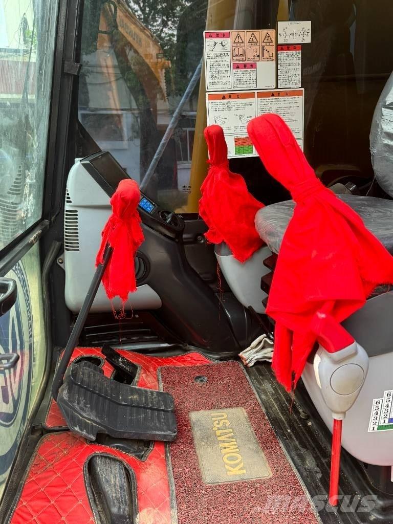 Komatsu PC 200-8 Excavatoare 7t - 12t