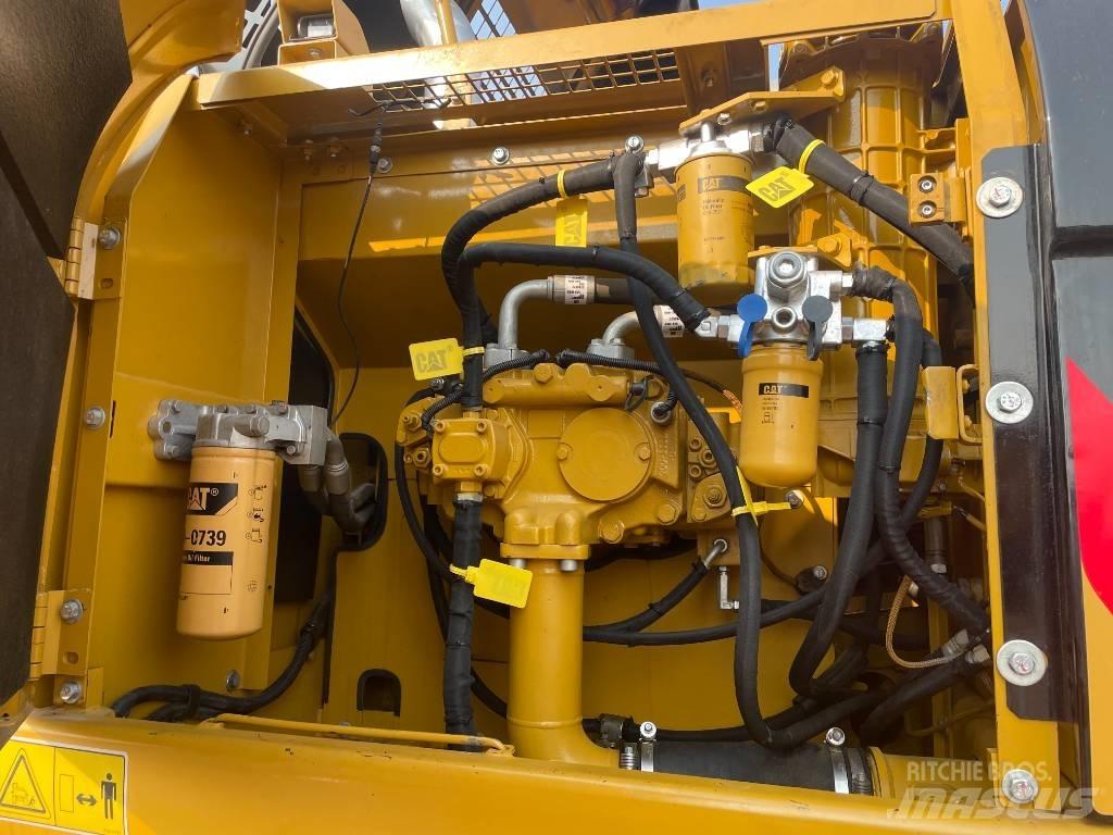 CAT 329 D Excavatoare pe șenile
