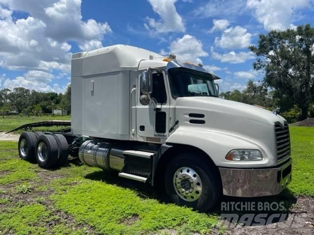 Mack CXU613 Pinnacle Autotractoare