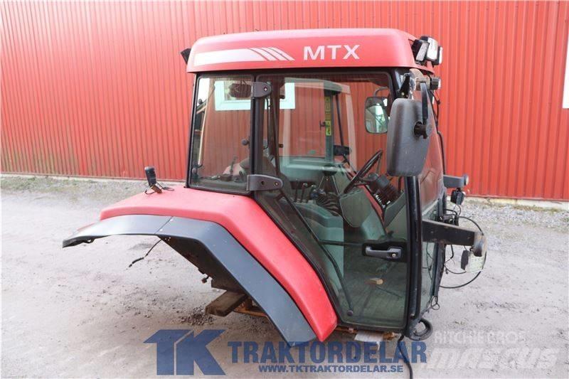 McCormick MTX 185 Cabine si interior