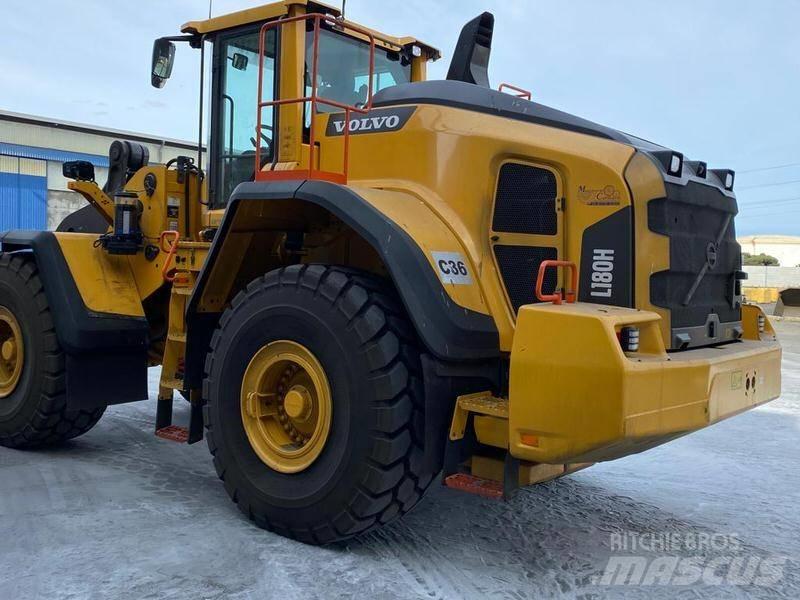 Volvo L 180 H-Ref.20 Incarcator pe pneuri
