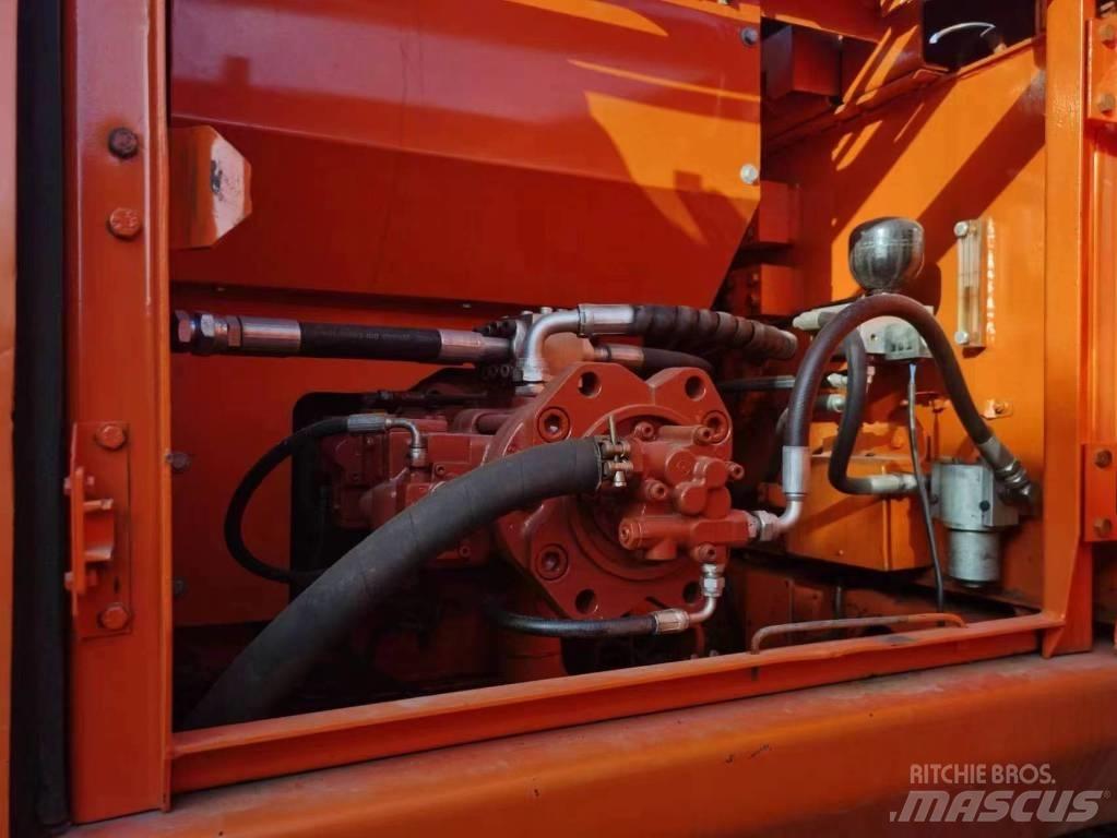 Doosan DH 220 Excavatoare pe șenile

