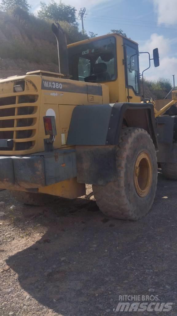 Komatsu WA 380-3H Incarcator pe pneuri