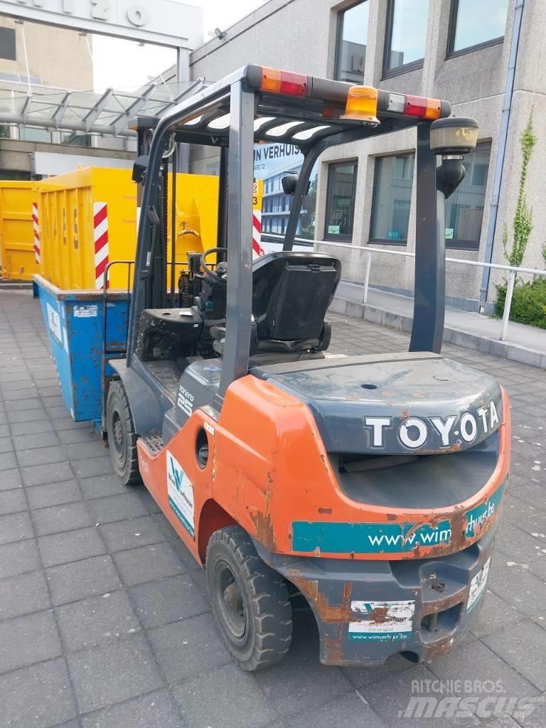 Toyota 8 FDF 25 Stivuitor diesel