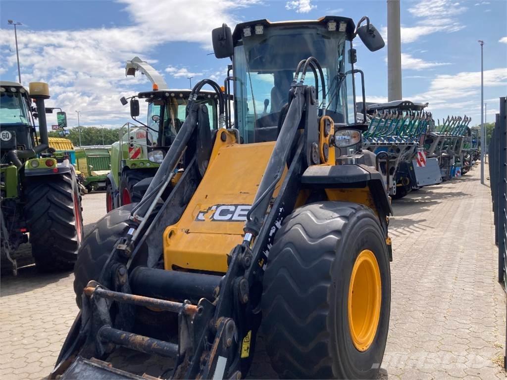 JCB 427 HT Incarcator pe pneuri