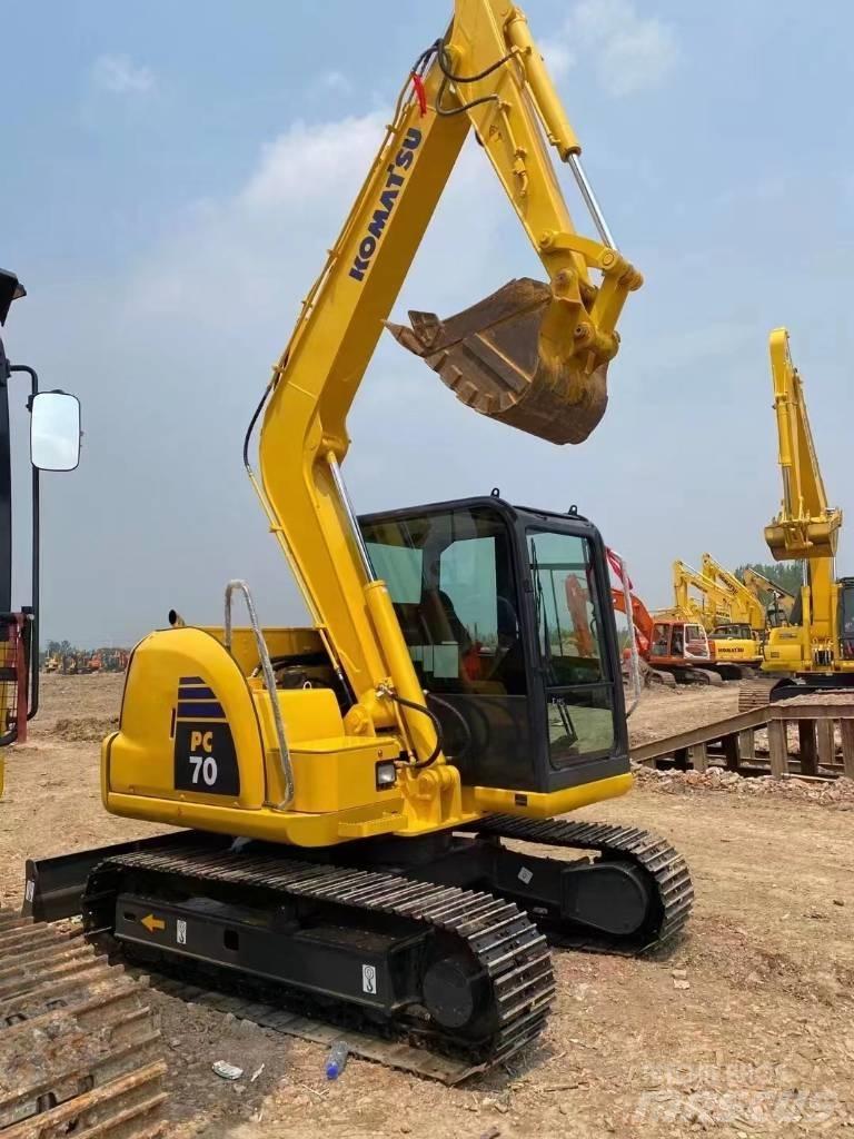 Komatsu PC 70 Excavatoare pe șenile
