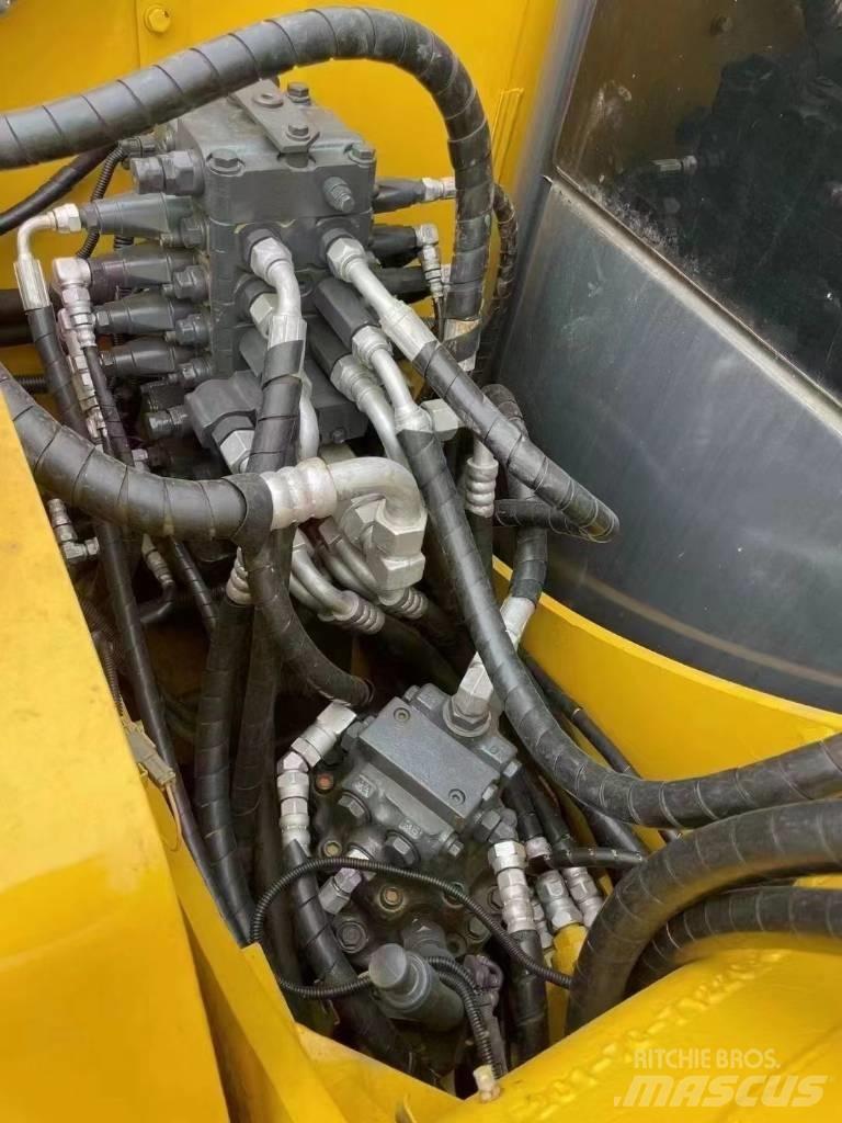 Komatsu PC 70 Excavatoare pe șenile
