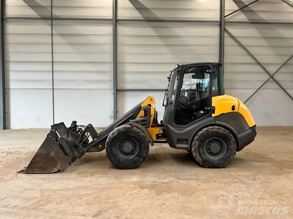 Mecalac AX 850 Incarcator pe pneuri