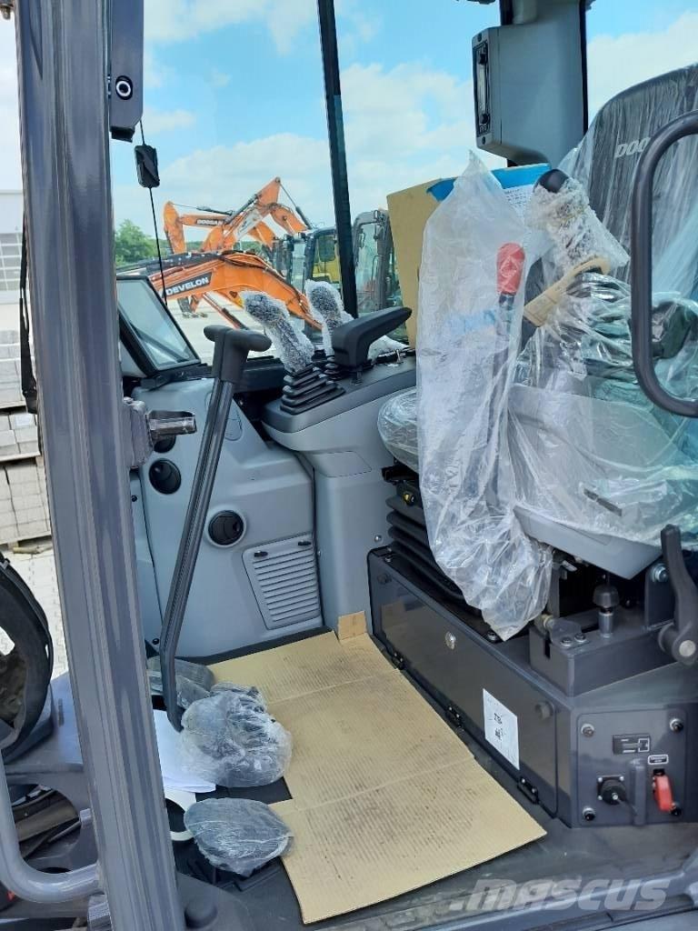 Doosan DX 63-7 Mini excavatoare < 7t