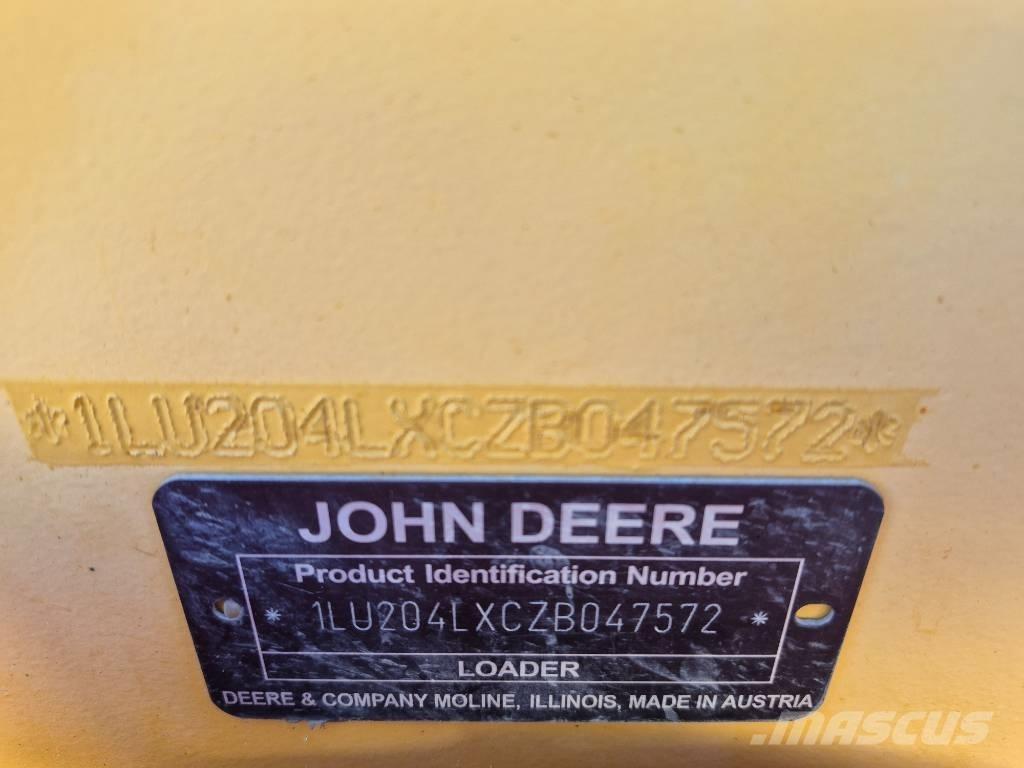 John Deere 204 L Incarcator pe pneuri