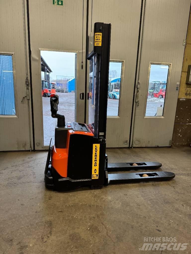 BT truck SWE 120 Transpaleta manuala