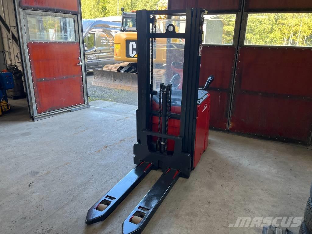 Linde D 14 AP Transpaleti autopropulsanti