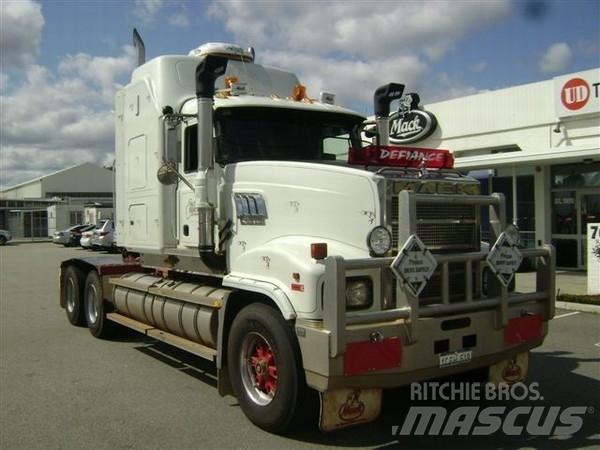 Mack Superliner Autotractoare
