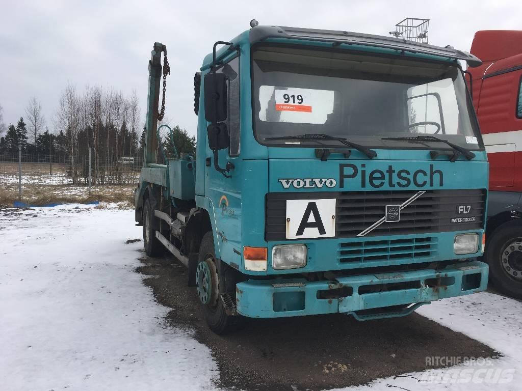 Volvo FL7 Camion cu carlig de ridicare