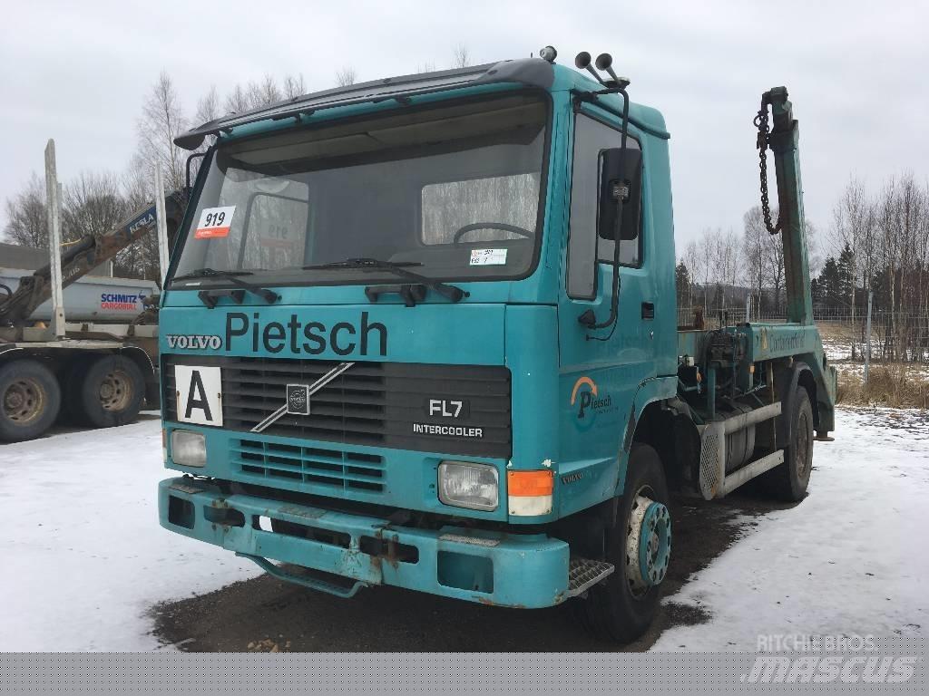 Volvo FL7 Camion cu carlig de ridicare