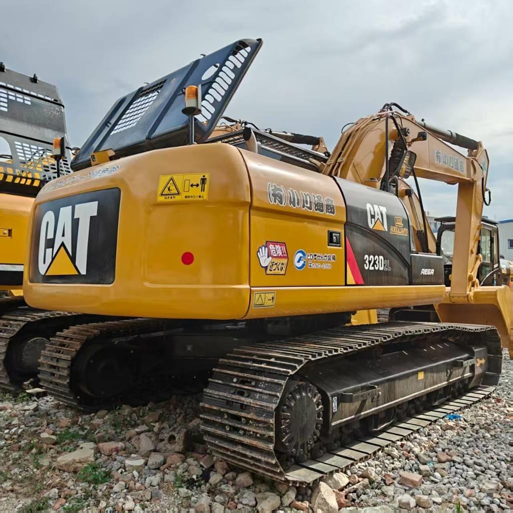 CAT 323D2 Excavatoare pe șenile
