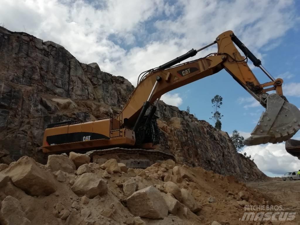CAT 390 D L ME Excavatoare pe șenile
