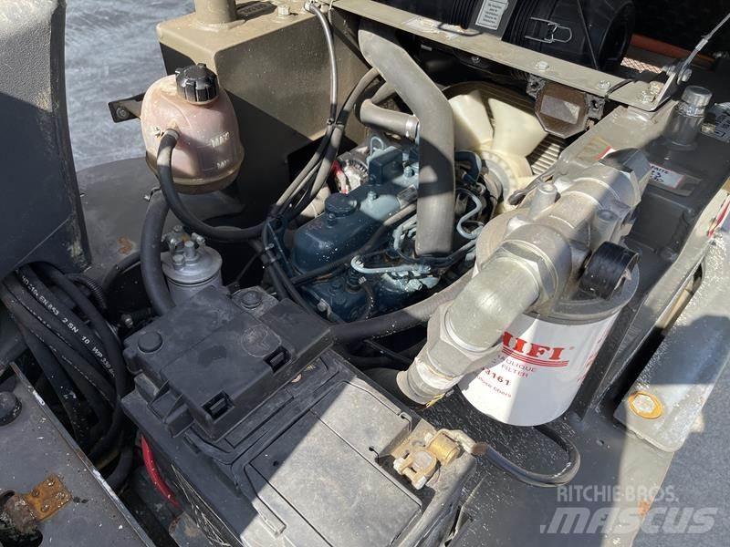 Ausa D 100 AHA Minitractor de teren