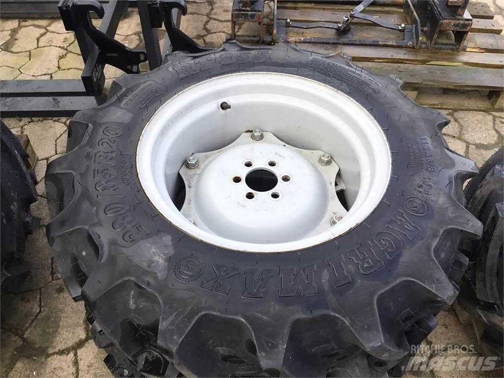 BKT 280/85R20 Roti