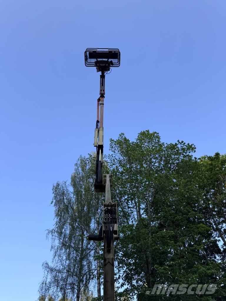 JLG 450 AJ Nacele cu brat articulat