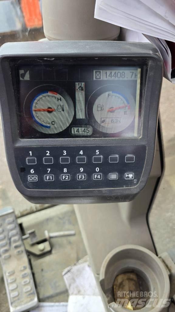 Hitachi ZX225USRLC-3 Excavatoare pe șenile
