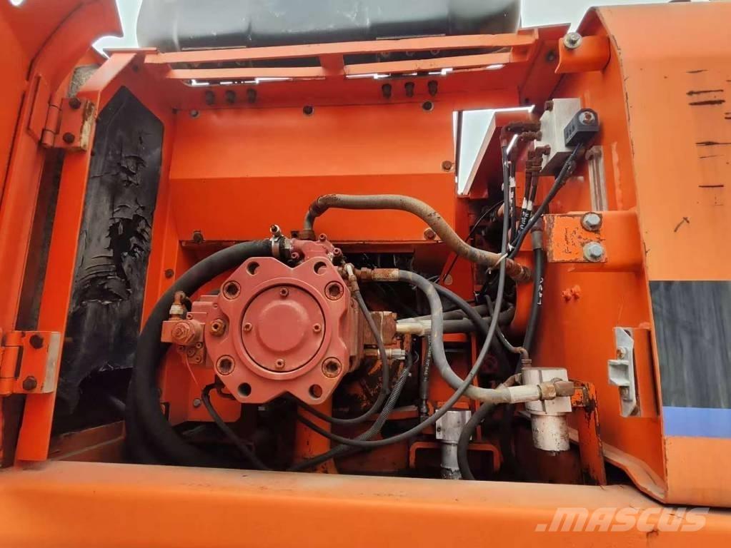Doosan DH 210 W-7 Excavatoare cu roti