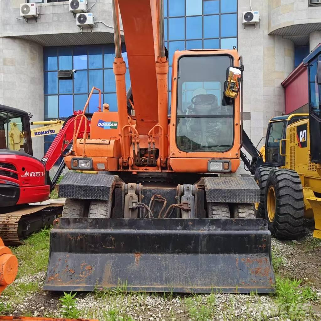 Doosan DH 210 W-7 Excavatoare cu roti