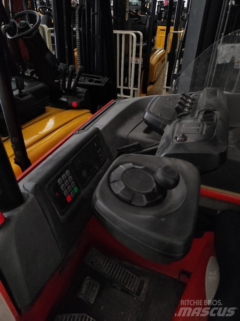 BT RR E 160 M Stivuitor cu catarg retractabil