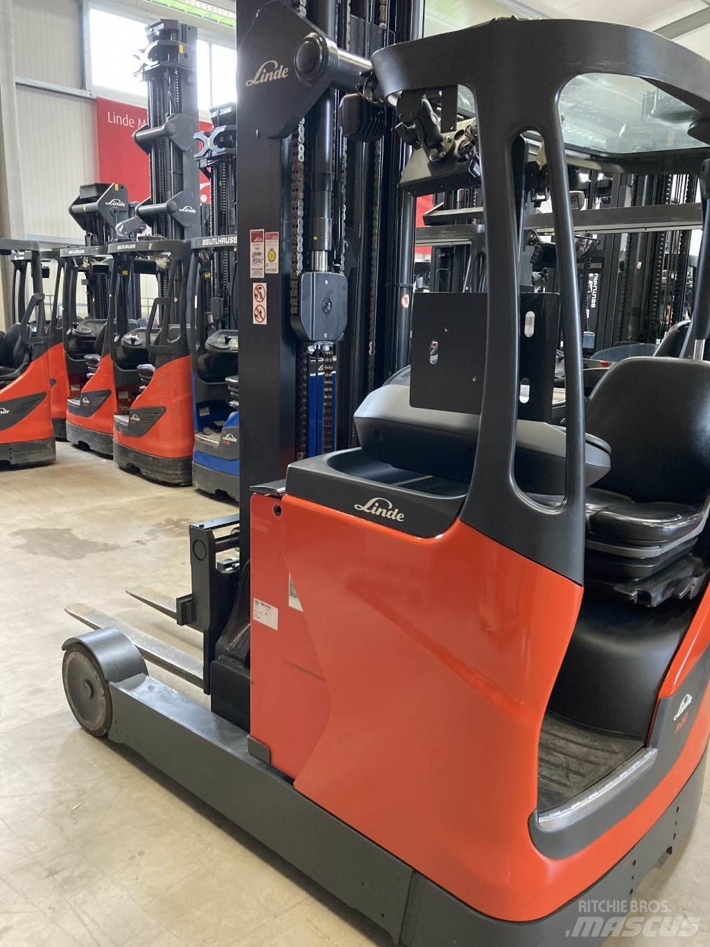Linde R20HD Stivuitor cu catarg retractabil