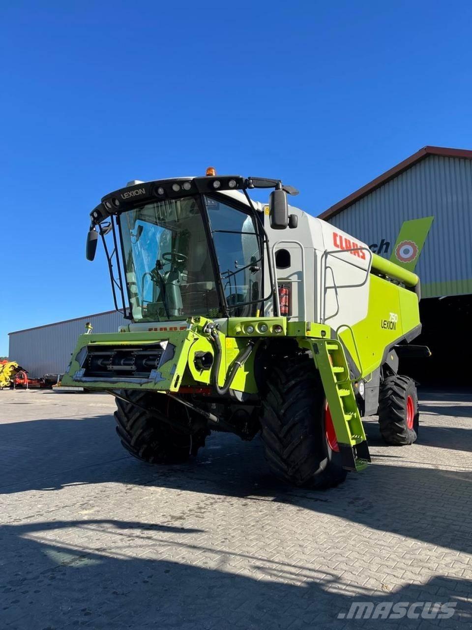 CLAAS Lexion 750 Combine de secerat