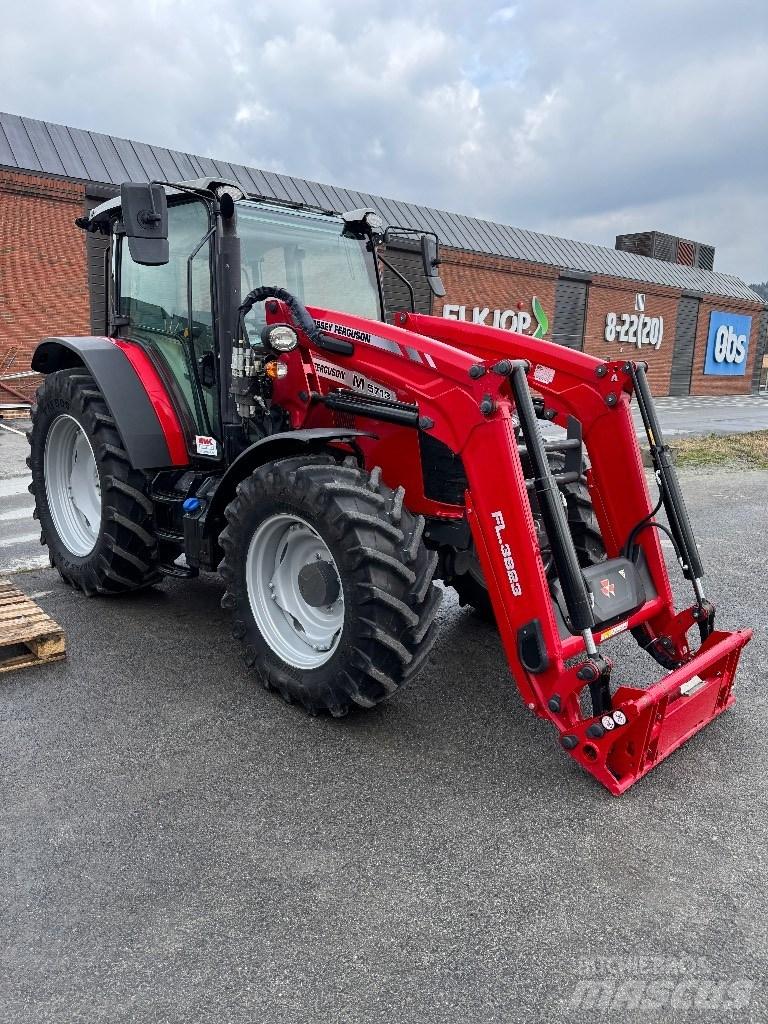 Massey Ferguson 5713 Tractoare