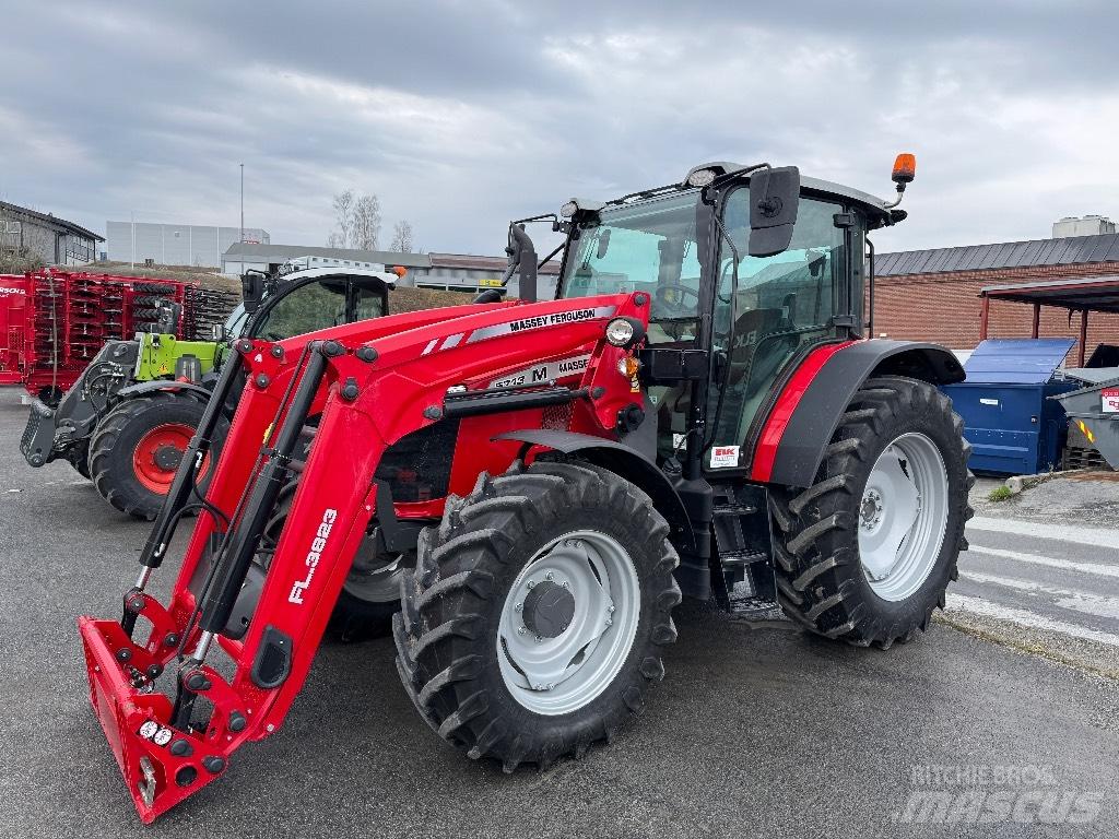 Massey Ferguson 5713 Tractoare