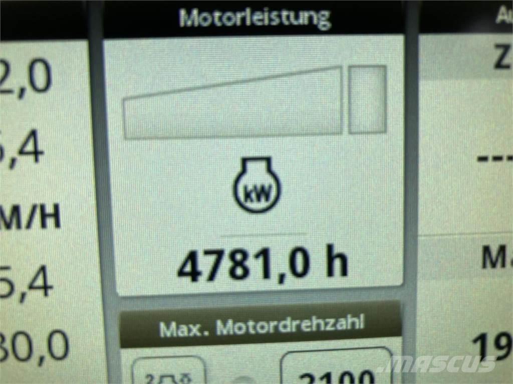 John Deere 6215R Tractoare