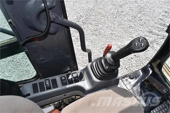 Hitachi ZX 135 Excavatoare pe șenile
