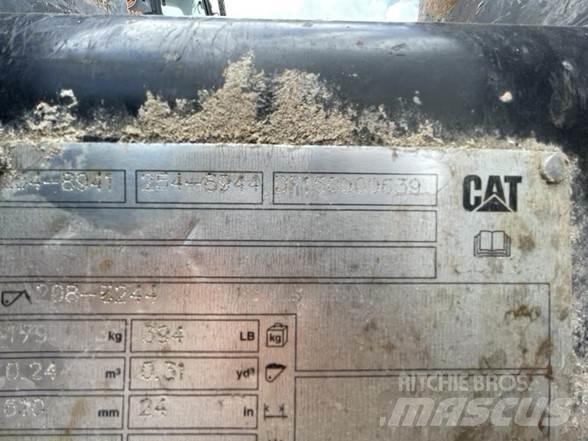 CAT 2548941 Pistoane