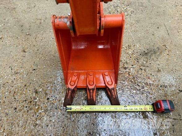 Kubota BX23 Buldoexcavatoare