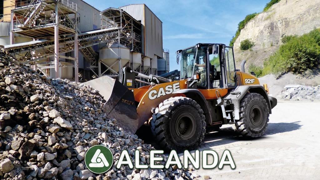 CASE 921 F Incarcator pe pneuri