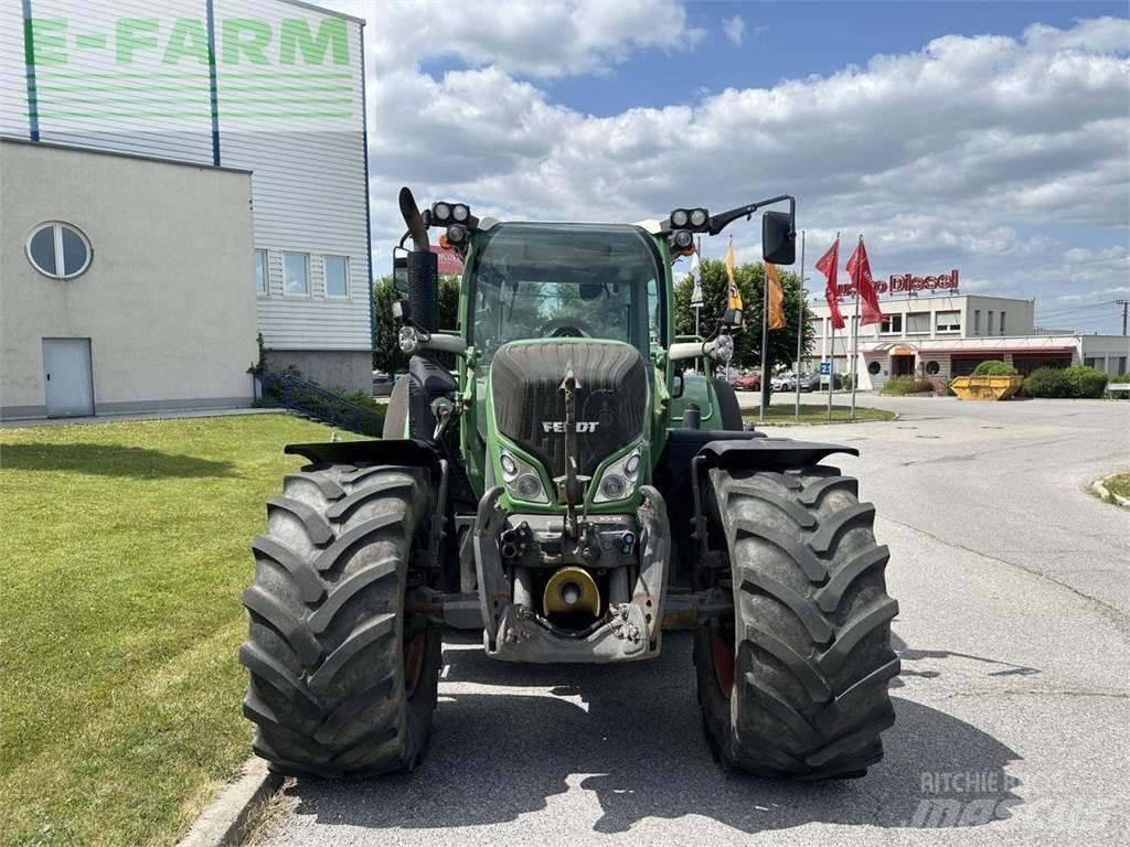 Fendt 718 vario Tractoare