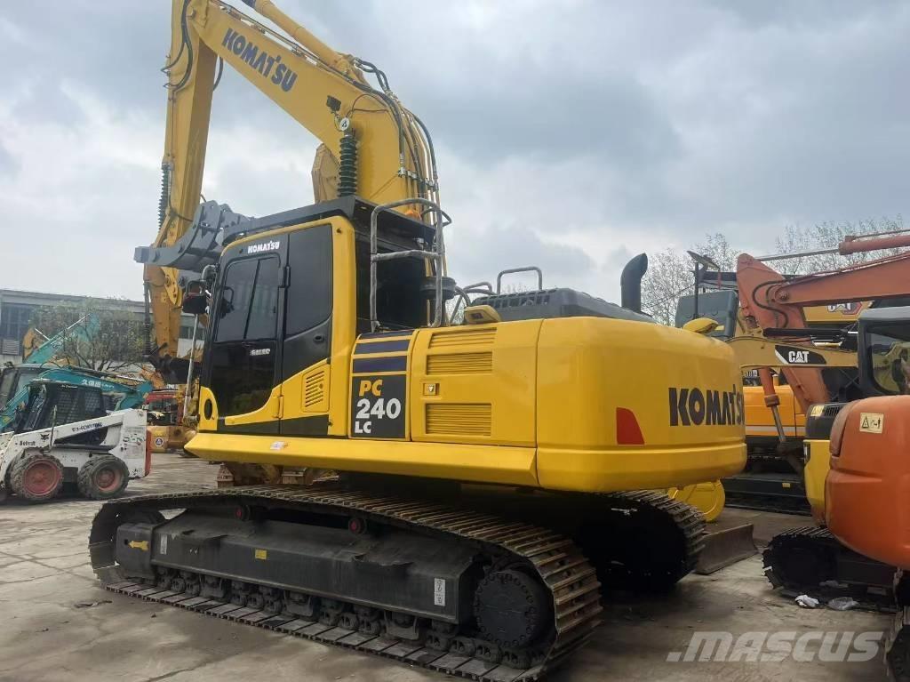 Komatsu PC 240 Excavatoare pe șenile
